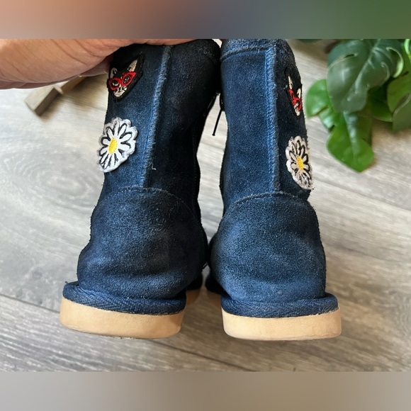 Tucker + Tate emoji patches faux fur lined blue suede  toddler boot. Size 6 - Picture 5 of 8